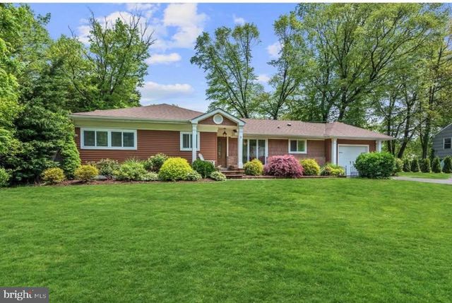 32 DELWOOD RD, Cherry Hill, NJ 08002