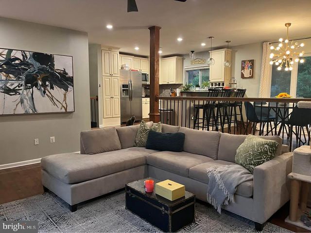 32 DELWOOD RD, Cherry Hill, NJ 08002