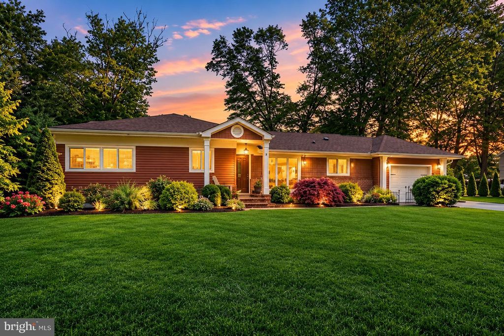32 DELWOOD RD, Cherry Hill, NJ 08002