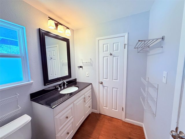 914 Beaver TRL B, Austin, TX 78746