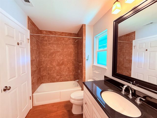 914 Beaver TRL B, Austin, TX 78746