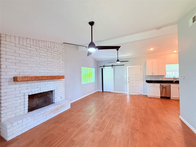 914 Beaver TRL B, Austin, TX 78746