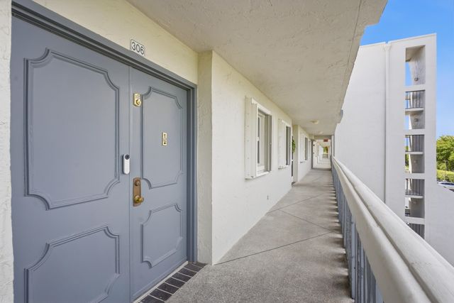 3286 Arcara Way 306, Lake Worth, FL 33467