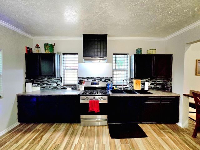 752 County Road 2250, Cleveland, TX 77327