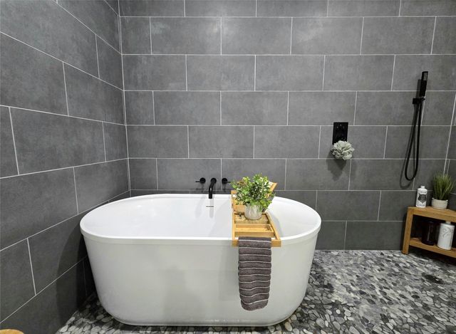 752 County Road 2250, Cleveland, TX 77327