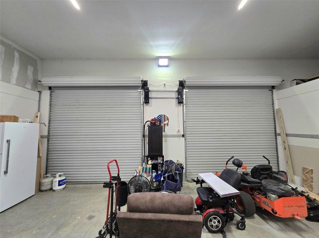 752 County Road 2250, Cleveland, TX 77327