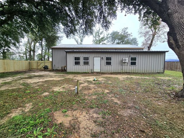 752 County Road 2250, Cleveland, TX 77327