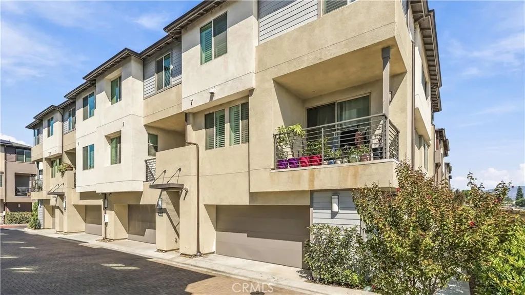 1570 Topeka Avenue 8, Placentia, CA 92870