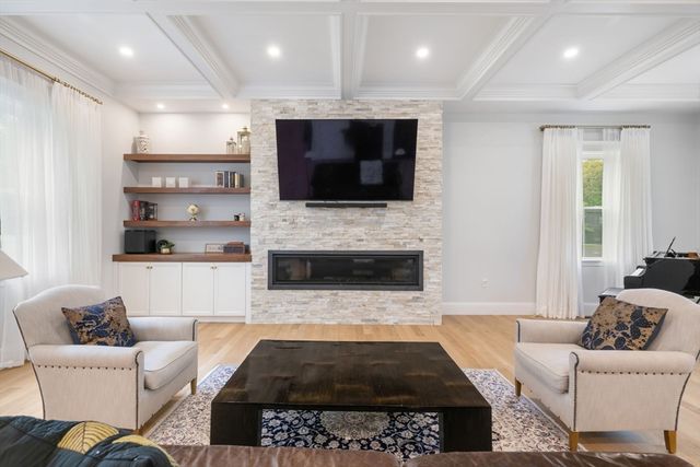 7 Phyllis Lane, Milton, MA 02186