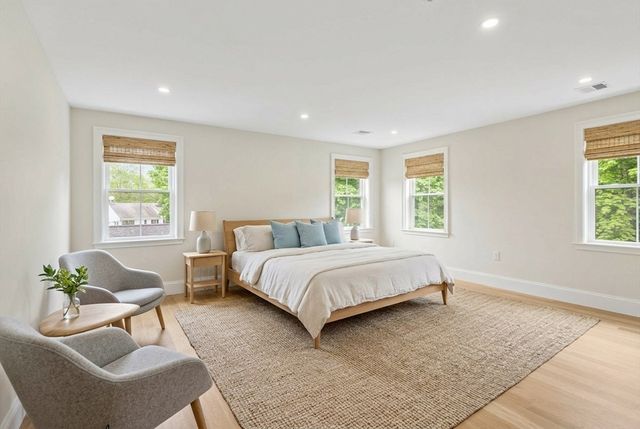 7 Phyllis Lane, Milton, MA 02186