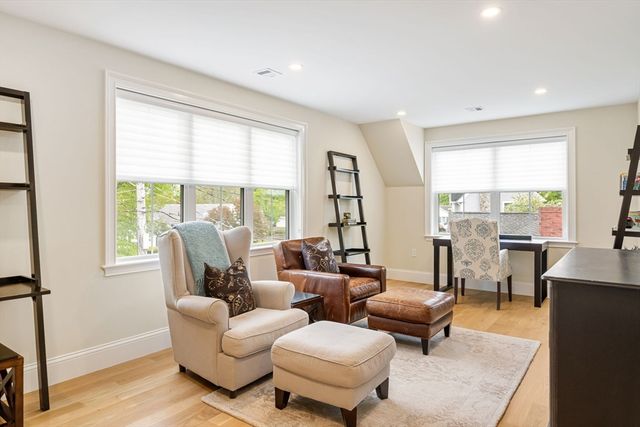 7 Phyllis Lane, Milton, MA 02186