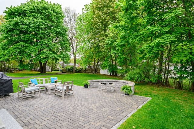 7 Phyllis Lane, Milton, MA 02186