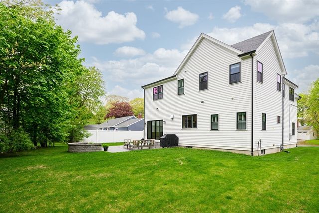 7 Phyllis Lane, Milton, MA 02186