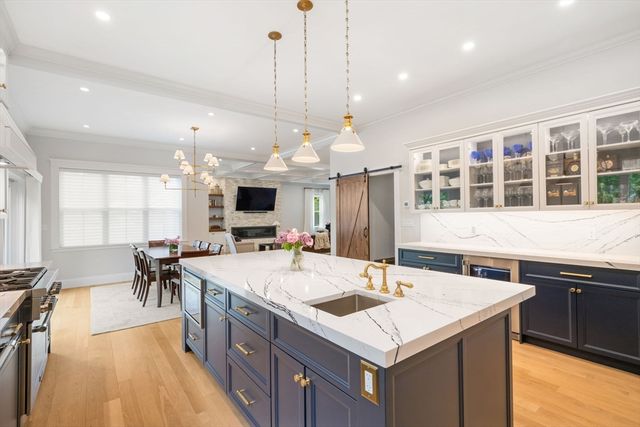 7 Phyllis Lane, Milton, MA 02186