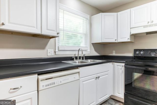 1049 Newport Road, Macon, GA 31210