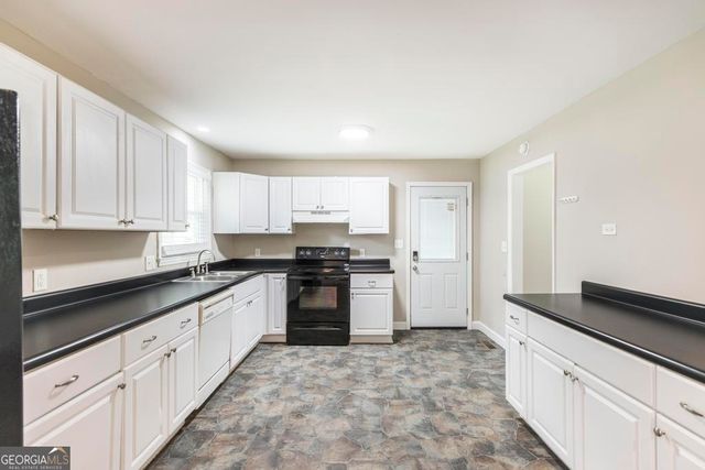 1049 Newport Road, Macon, GA 31210
