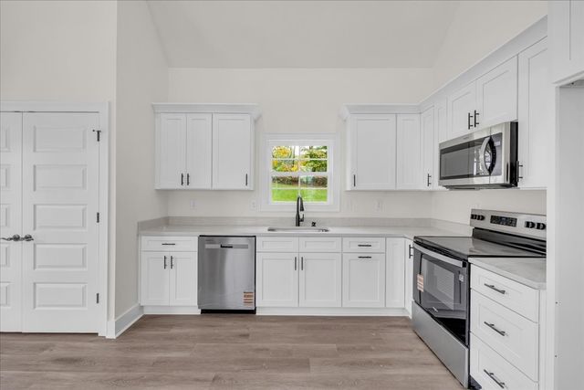 471 Sherwood Dr, Mcminnville, TN 37110