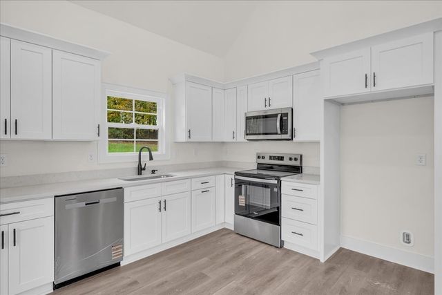 471 Sherwood Dr, Mcminnville, TN 37110