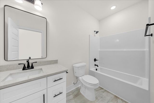 471 Sherwood Dr, Mcminnville, TN 37110