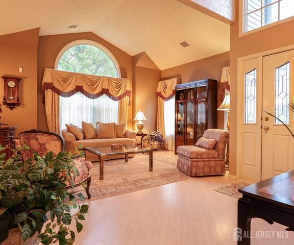 1 Leeds Lane, Monroe, NJ 08831