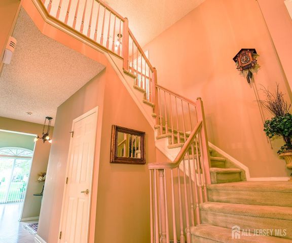 1 Leeds Lane, Monroe, NJ 08831