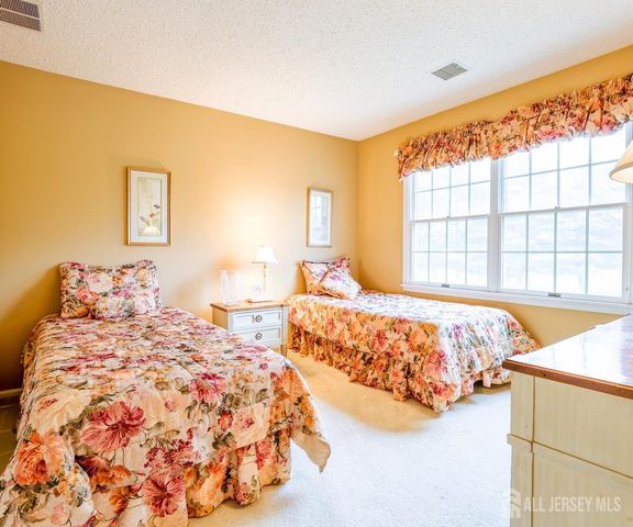 1 Leeds Lane, Monroe, NJ 08831
