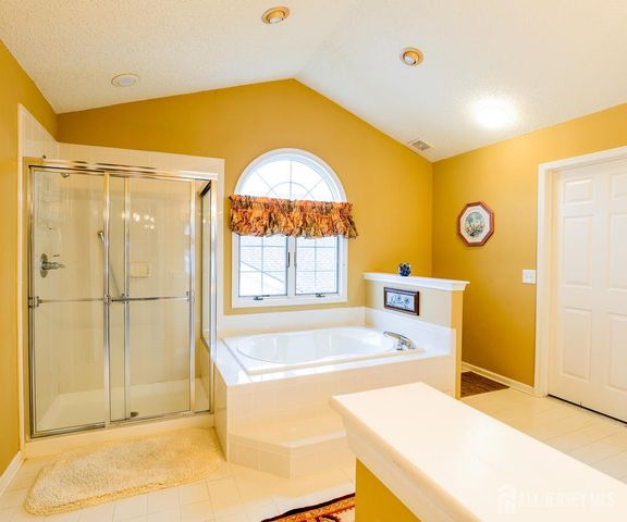 1 Leeds Lane, Monroe, NJ 08831