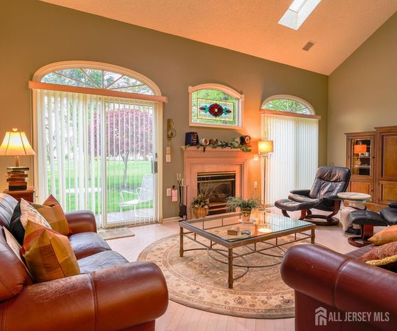 1 Leeds Lane, Monroe, NJ 08831