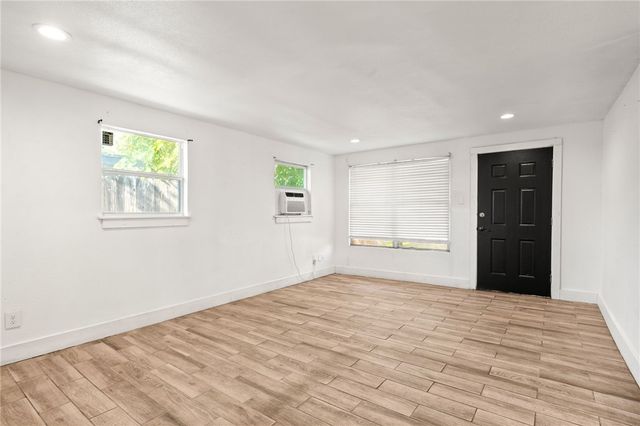 3918 Lincoln St, Corpus Christi, TX 78415