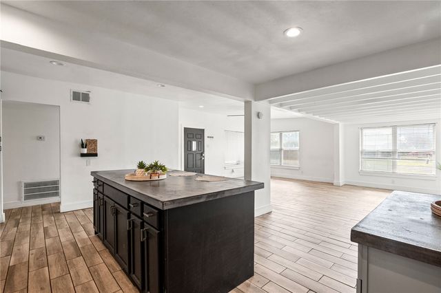 3918 Lincoln St, Corpus Christi, TX 78415