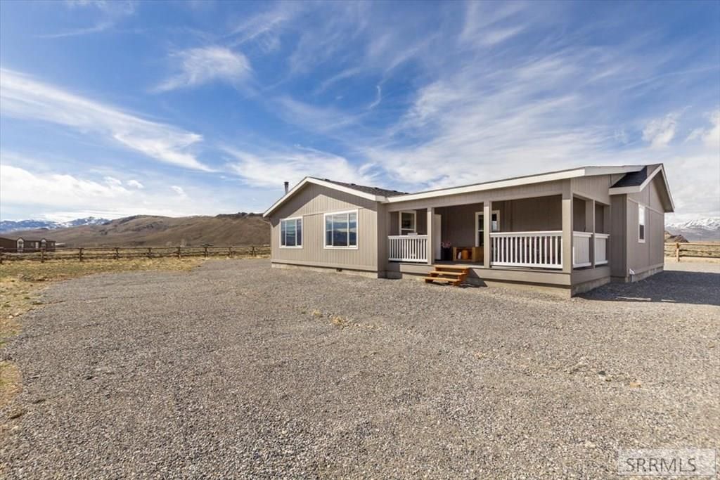 Image 5 of property listing at 5897 W Remington Ridge Road, Mackay, ID 83251