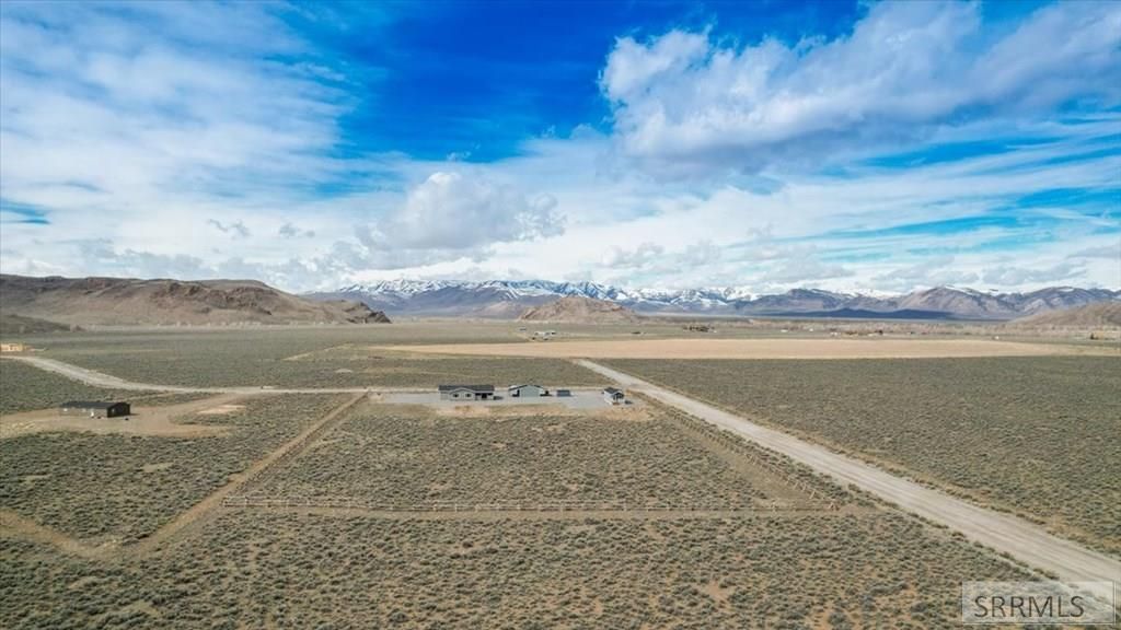 Image 9 of property listing at 5897 W Remington Ridge Road, Mackay, ID 83251