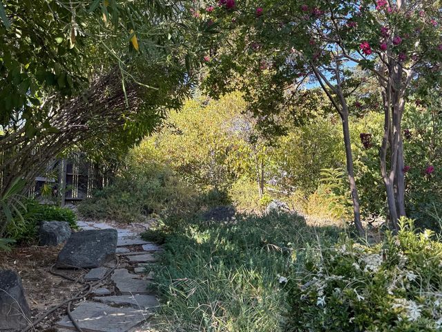 1461 Meadow Dr, Ukiah, CA 95482