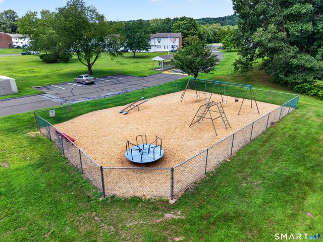 1081 New Haven Road 9D, Naugatuck, CT 06770