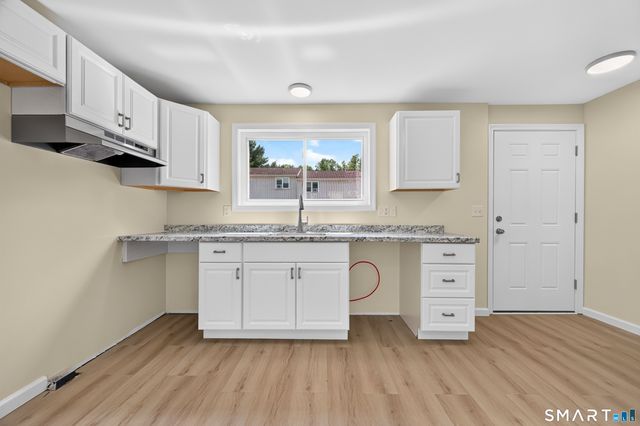 1081 New Haven Road 9D, Naugatuck, CT 06770