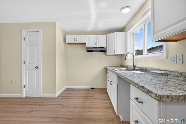 1081 New Haven Road 9D, Naugatuck, CT 06770