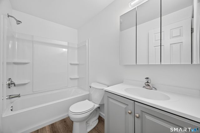 1081 New Haven Road 9D, Naugatuck, CT 06770