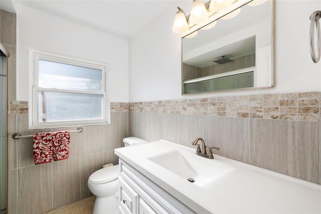 1048 CHARLES STREET, Clearwater, FL 33755