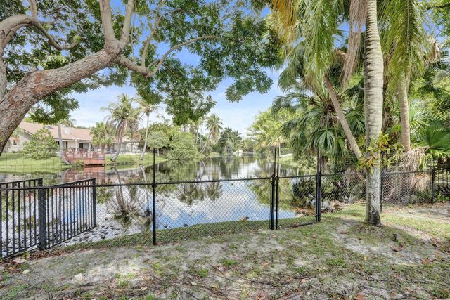 9721 Sea Turtle Drive, Plantation, FL 33324