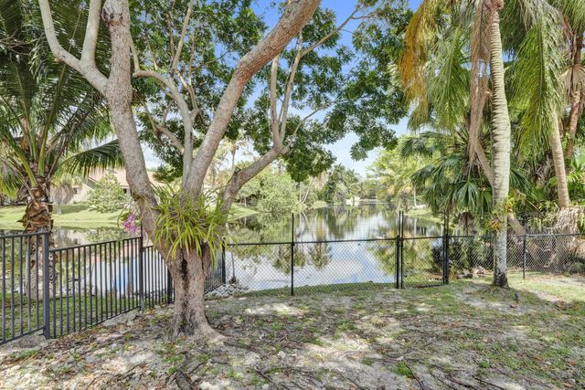 9721 Sea Turtle Drive, Plantation, FL 33324