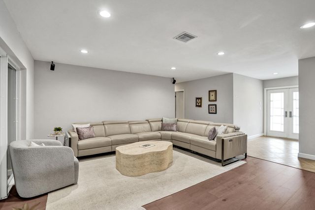 9721 Sea Turtle Drive, Plantation, FL 33324