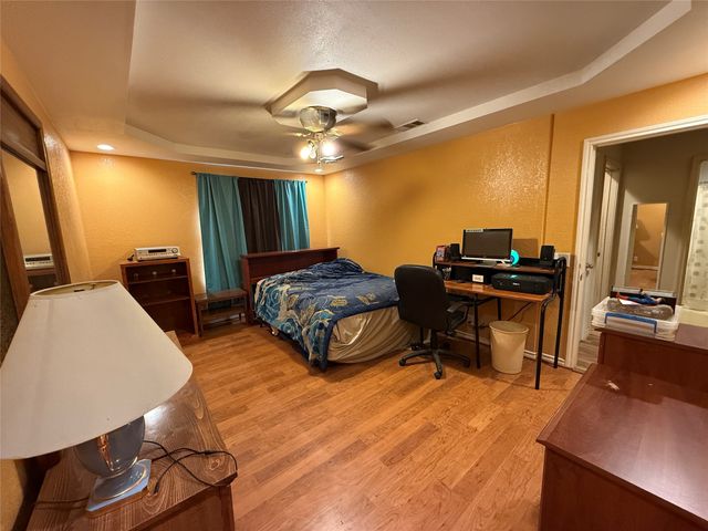 609 E Henry, Hamilton, TX 76531