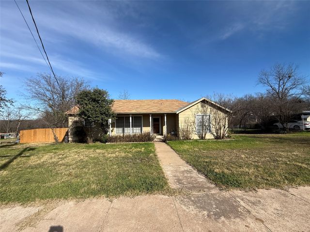609 E Henry, Hamilton, TX 76531