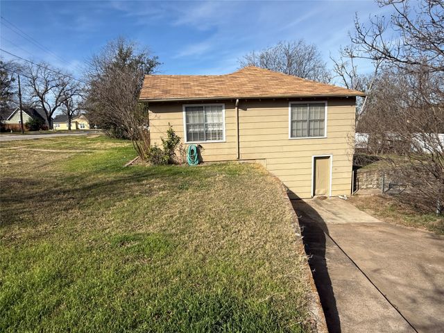 609 E Henry, Hamilton, TX 76531