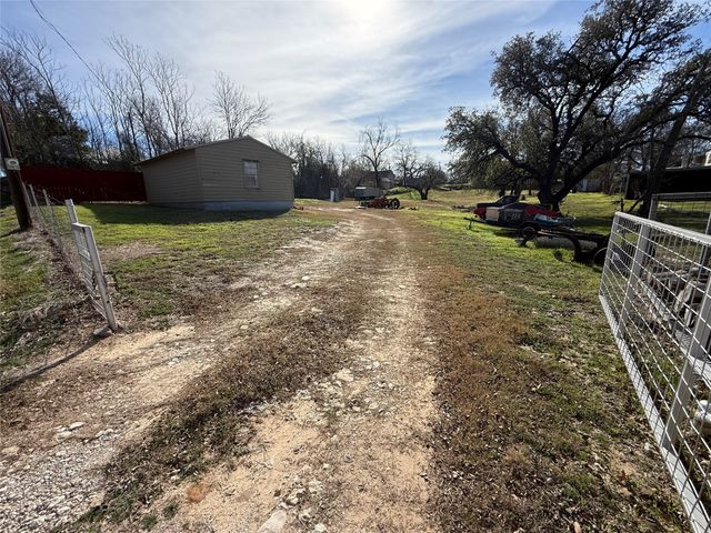 609 E Henry, Hamilton, TX 76531