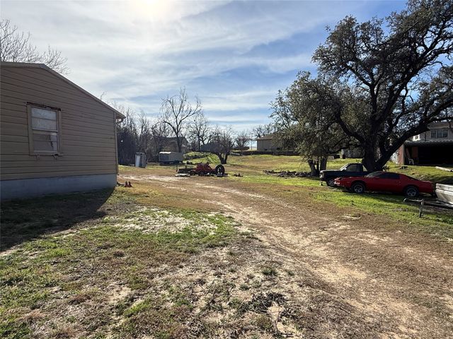 609 E Henry, Hamilton, TX 76531