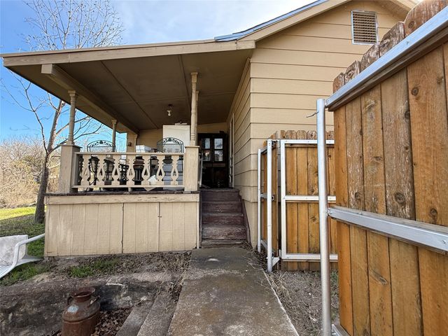 609 E Henry, Hamilton, TX 76531