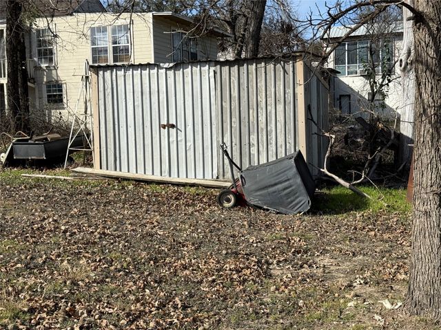 609 E Henry, Hamilton, TX 76531