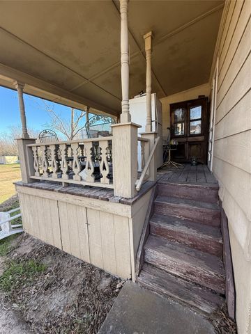 609 E Henry, Hamilton, TX 76531