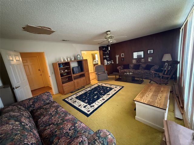 609 E Henry, Hamilton, TX 76531